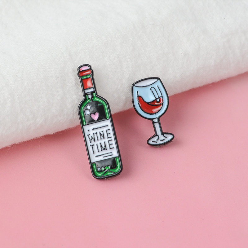 漫画のワインとワイングラスのブローチ、エナメルピン、メタルブ - Wine Or Beer のレビューと価格