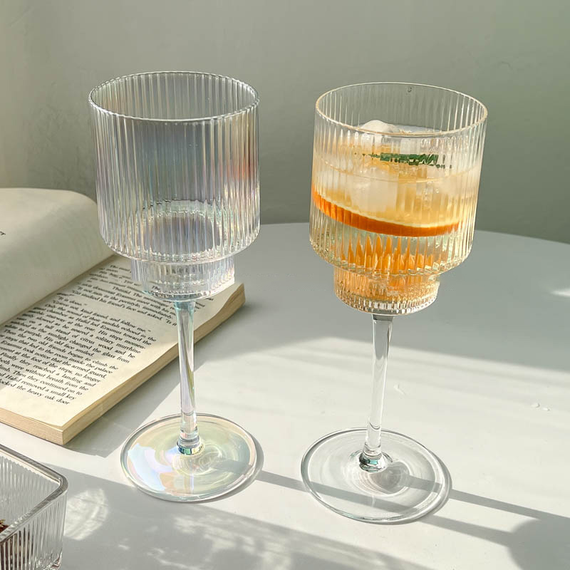 350 ミリリットルカラー北欧ストライプゴブレットワイングラ - Wine Or Beer のレビューと価格